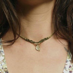 Collar bohemio de macramé relleno de plata o latón • Joyería Wild Child hecha a mano y a medida • Más combinaciones disponibles