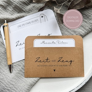 Könnte beinhalten: Eine Auswahl an Geschenk-Kartenhaltern aus Kraftpapier und weißem Karton mit handgeschriebenem Text und einem Stift. Der Text enthält Sätze wie "Momente Teilen" und "Zeit statt Zeug". Ein rosa Kreis mit "DIGITALER DOWNLOAD" ist zu sehen.