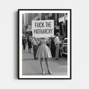 Feministyczny plakat retro: Pieprzyć patriarchat, plakat protestacyjny z kobietami w stylu vintage, siła dziewczyn, plakat z feminizmem – czarno-biała sztuka ścienna zdjęcie 1