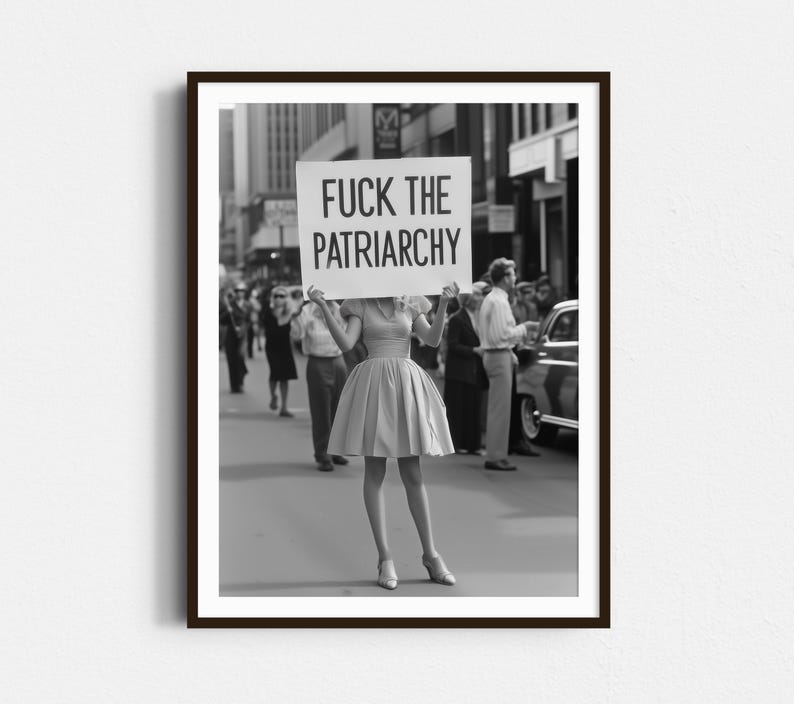 Feministyczny plakat retro: Pieprzyć patriarchat, plakat protestacyjny z kobietami w stylu vintage, siła dziewczyn, plakat z feminizmem – czarno-biała sztuka ścienna zdjęcie 1