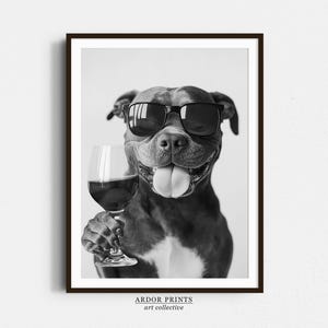 スタッフィー・ブル・テリアがワインを飲むウォールアート、白黒プリント、バーカートプリント、犬用ギフト、面白い犬のポスター、バーの装飾、キッチンの装飾