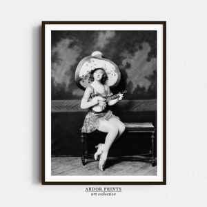 Vintage Girl With Banjo and Sombrero Wall Art, 1920s Fashion Beauty, Ziegfeld Follies, Black and White Print, Flapper Girl, Retro Wall Decor