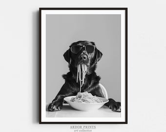 Labrador preto comendo macarrão: estampa de cachorro espaguete, pôster engraçado de cachorro labrador - decoração de parede de cozinha - arte de parede em preto e branco
