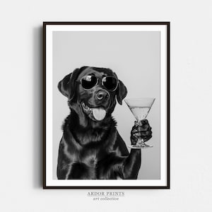 Arte de pared de labrador sosteniendo un cóctel, Impresión en blanco y negro, Regalo de laboratorio negro, Impresión de alcohol Martini, Póster de perro divertido, Decoración de carrito de bar