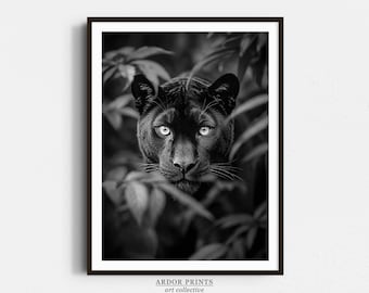 Stampa di pantera nera nella foresta: decorazione murale moderna con animali selvatici (download digitale)
