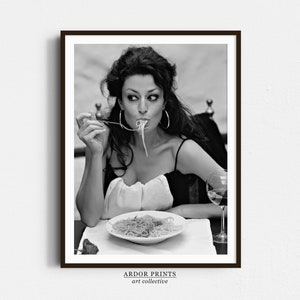 Italian Woman Eating Pasta Wall Art, Vintage Lady Eating Spaghetti, Black And White Print, Retro Sophia Loren Wall Art, Kitchen Wall Decor