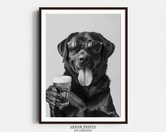 Pinta di birra con labrador nero: stampa divertente con cane labrador, decorazione per carrello bar, poster per caverna dell'uomo - arte murale in bianco e nero