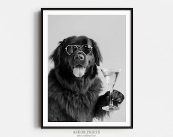 Plakat z koktajlem Newfoundland Drinking Cocktail: Zabawny plakat z martini dla psa, dekoracja wózka barowego Newfies – czarno-biała sztuka ścienna