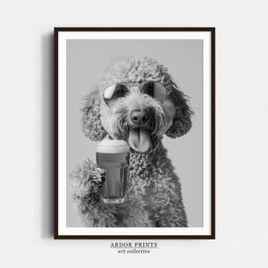 Labradoodle met bier muurkunst, zwart-wit print, hond cadeau, bier alcohol print, grappige hond poster, bar kar decor, keuken wand decor