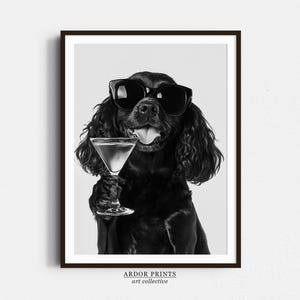 カクテルを持つブラックコッカースパニエルのウォールアート、白黒プリント、犬のギフト、マティーニプリント、面白い犬のポスター、バーカートの装飾