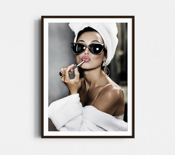 Audrey Hepburn Print: Retro Glam Lipstick Poster, Vintage Fashion Wall Art - Chic Bathroom Decor