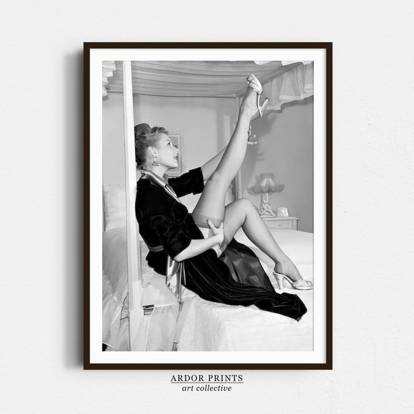 Dancer Showing Off Legs Wall Art, Vintage Woman Fashion Print, Black and White Print, Old Hollywood Actress, Mitzi Gaynor, Retro Wall Decor