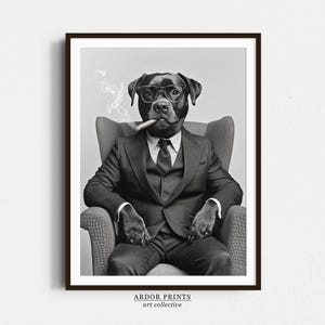 Rottweiler Smoking Cigar Wall Art, Czarno-biały nadruk, Prezent dla Rottweilera, Plakat z psem w stylu vintage, Sztuka dla zwierząt, Plakat z jaskinią człowieka, Dekoracja ścienna biura