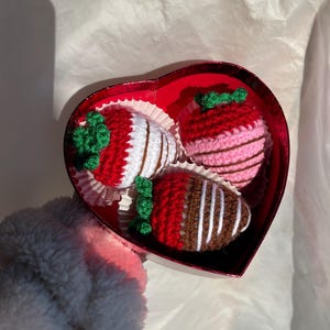 chocolate covered strawberries - crochet gifts