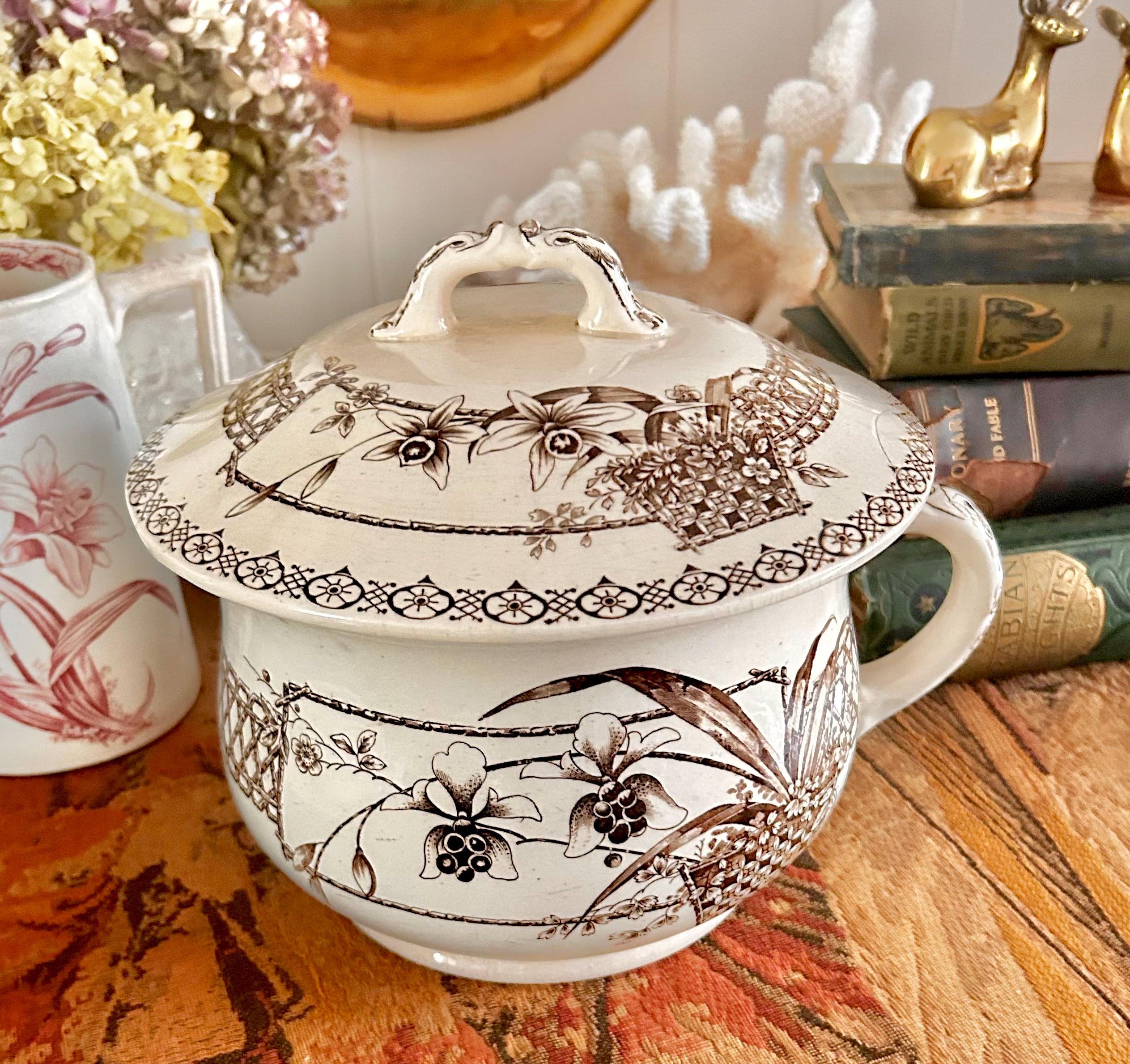 Chamber Pot - Etsy Norway