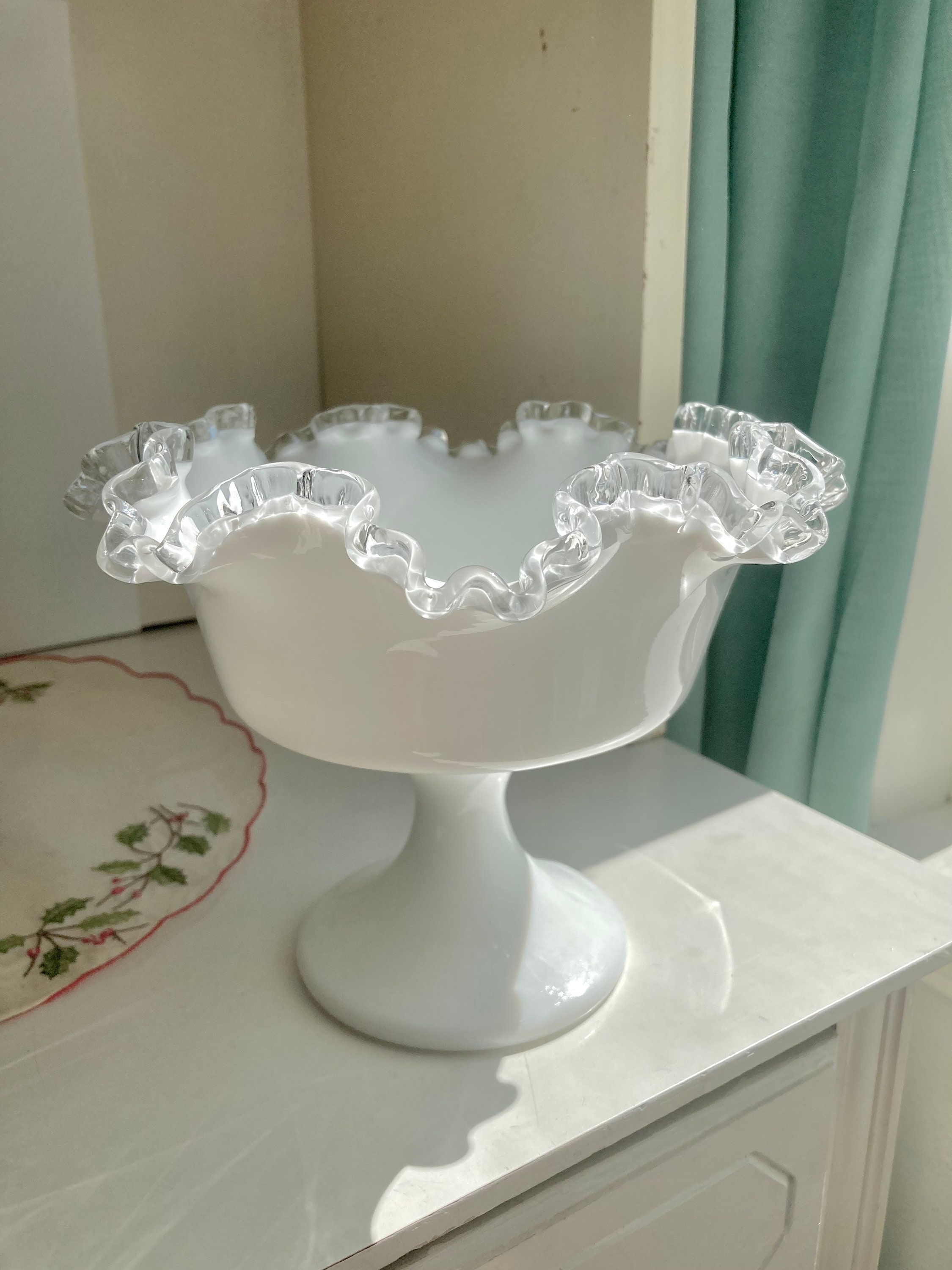 フェントン　シルバークレスト ヴィンテージ フェントン シルバークレスト ミルクガラス：クリンプ