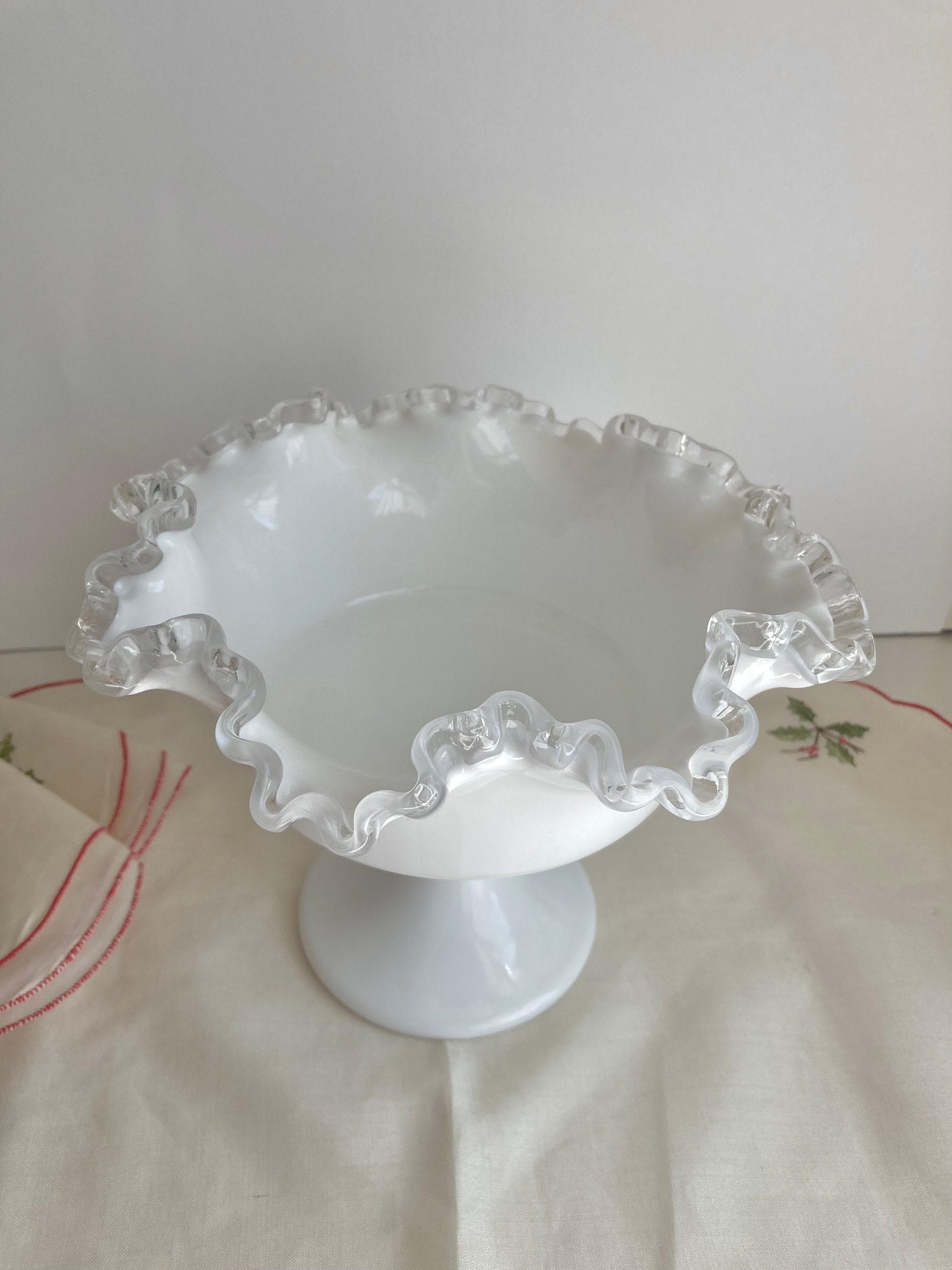 ヴィンテージ フェントン シルバークレスト ミルクガラス：クリンプ