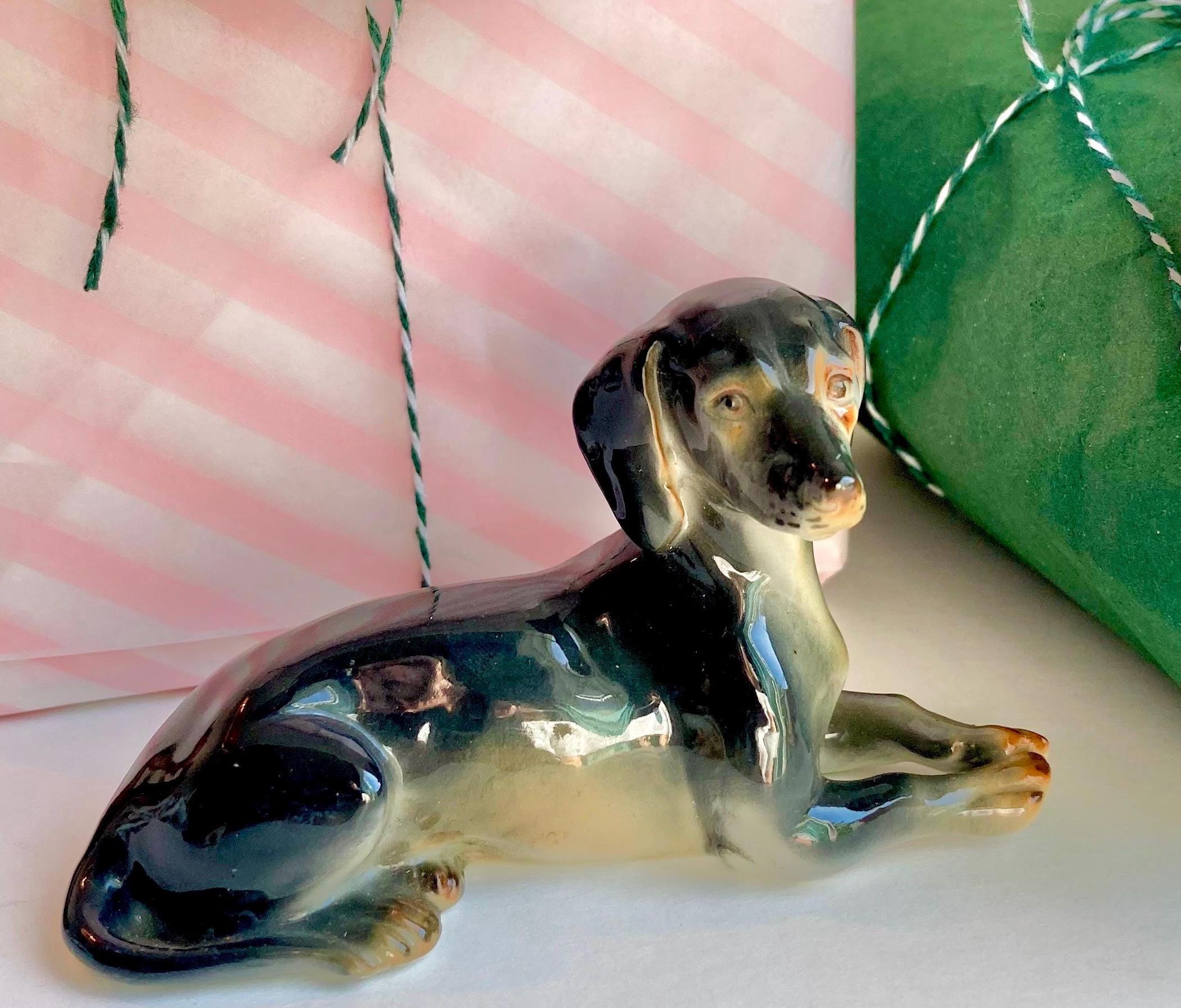 ヴィンテージのドイツ製陶器製犬の置物 - 手描きの本物そっくりの