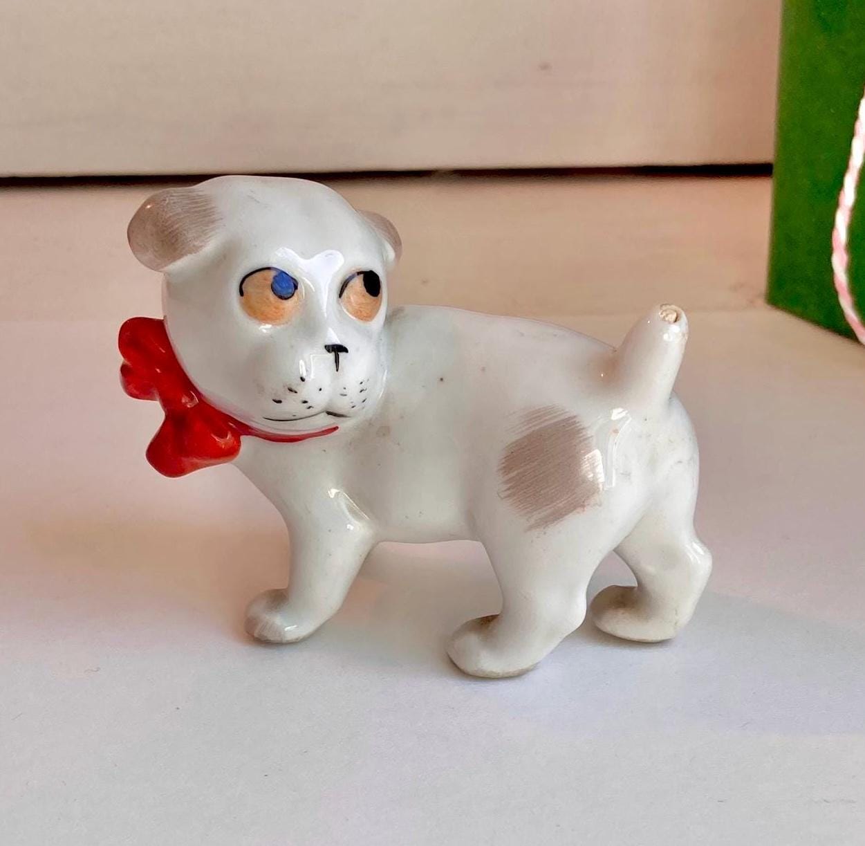 ヴィンテージのボンゾ犬フィギュア：手描き磁器、プフェッファー