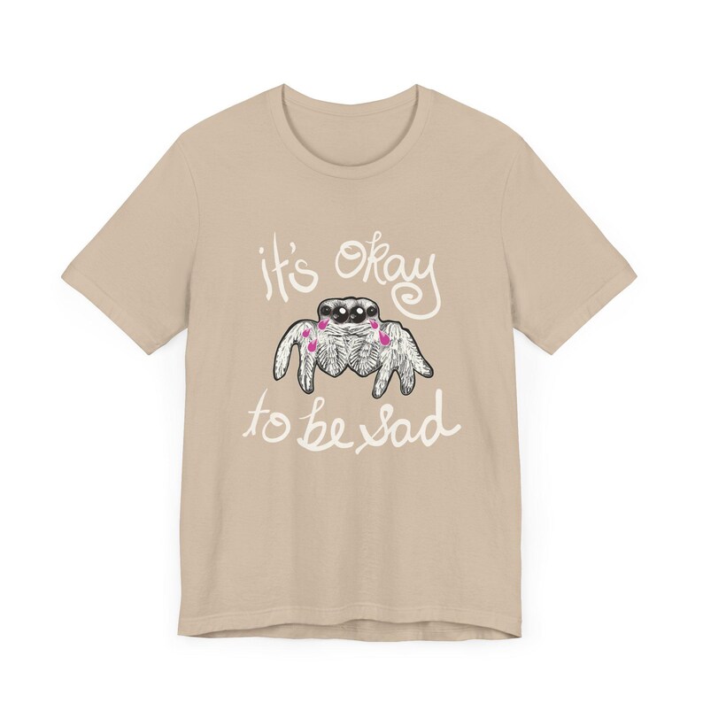 Camiseta Cute Spider - Não tem problema ficar triste! Humor peculiar - Cores ótimas XS-5XL imagem 4
