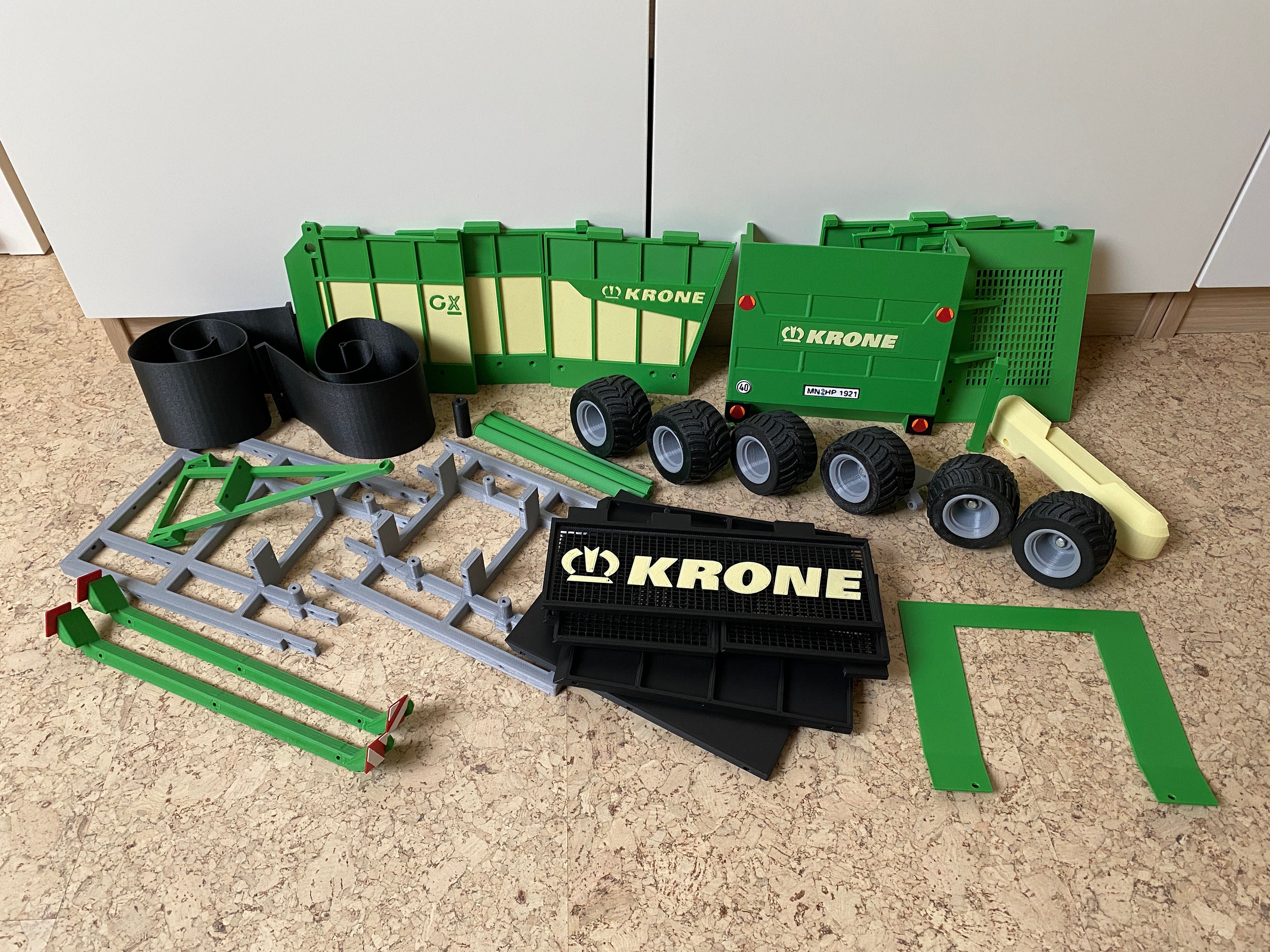 bruder spielzeug gebraucht Ladewagen Krone GX für Bruder Fahrzeuge Anhänger ++ 3d Druckdateien