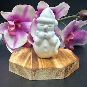 Carved White Marble Snowman Figurine: Christmas Decor
