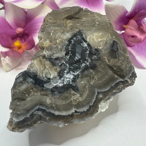 UV Reactive Volcano Agate Crystal Specimen: Rough Raw Agate