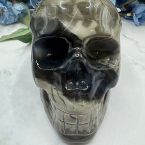 Volcano Agate Crystal Skull Carving, UV Reactive Chalcedony Crystal Head, Volcano Agate Stone, Skull Carvings, Gifts