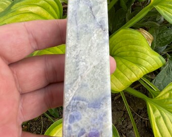 Hackmanite Crystal Tower, UV Reactive Tenebrescent Stone, Sodalite var Hackmanite