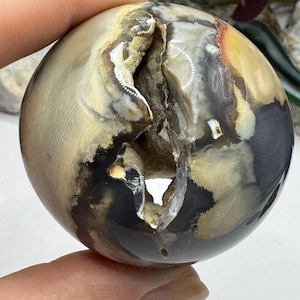 UV Reactive Druzy Agate Sphere: Volcanic Chalcedony Crystal (50mm)