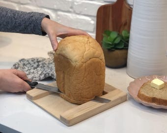 Low Profile Custom Bread Slicing/Cutting Board