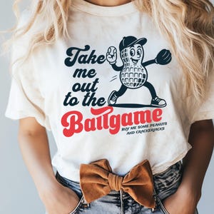 Baseball Mom Shirt PNG und SVG | Niedliches Retro Baseball-Werfer-Mama-Design | Geschenk für Baseball Mama, Mom Shirt Design, Bring mich zum Ballspiel