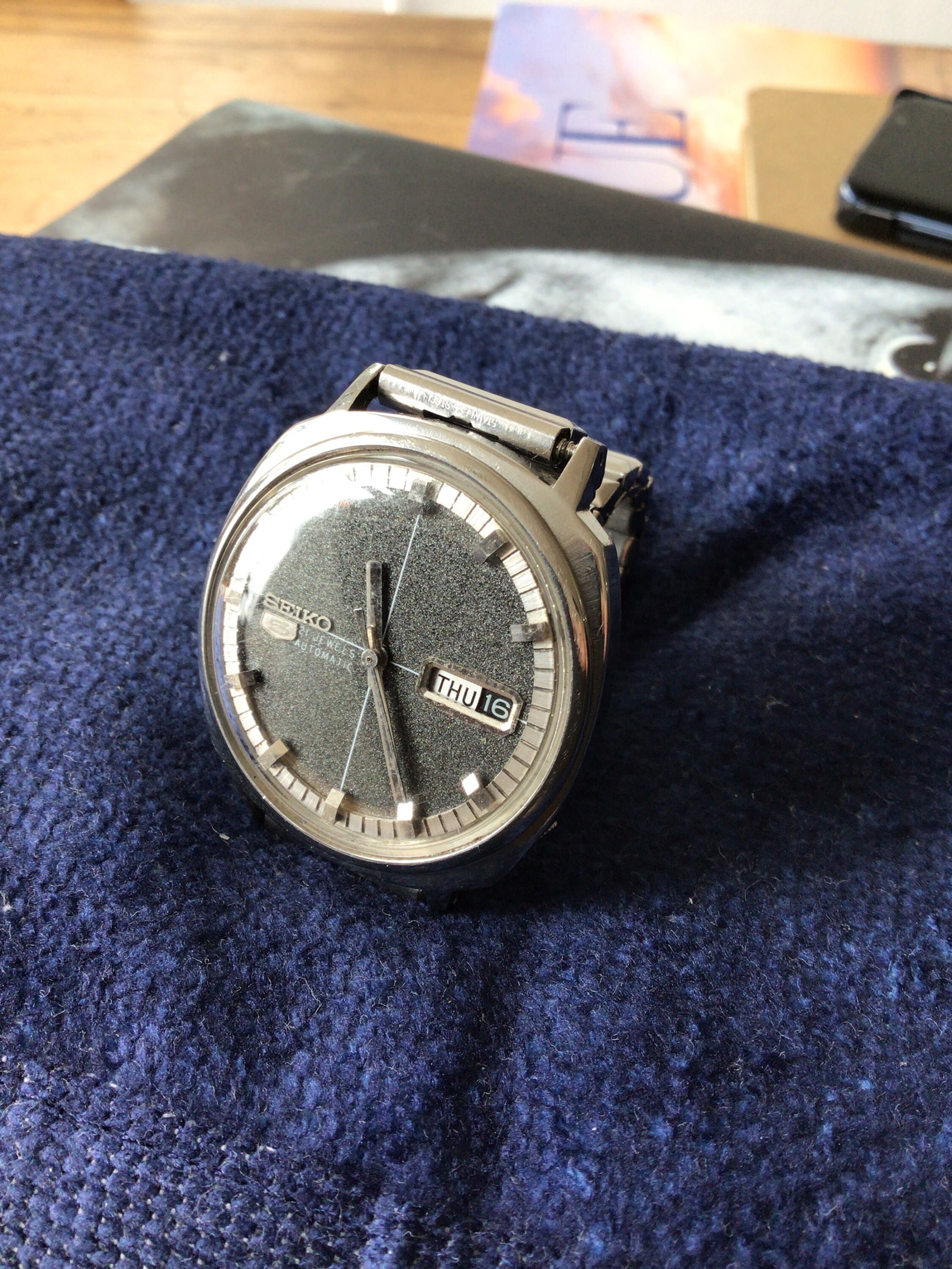 Montre Seiko Automatic Vintage 1970 - 21 Rubis, Boîtier Doré 36mm, Bracelet Cuir Noir - Modèle 6119-6003