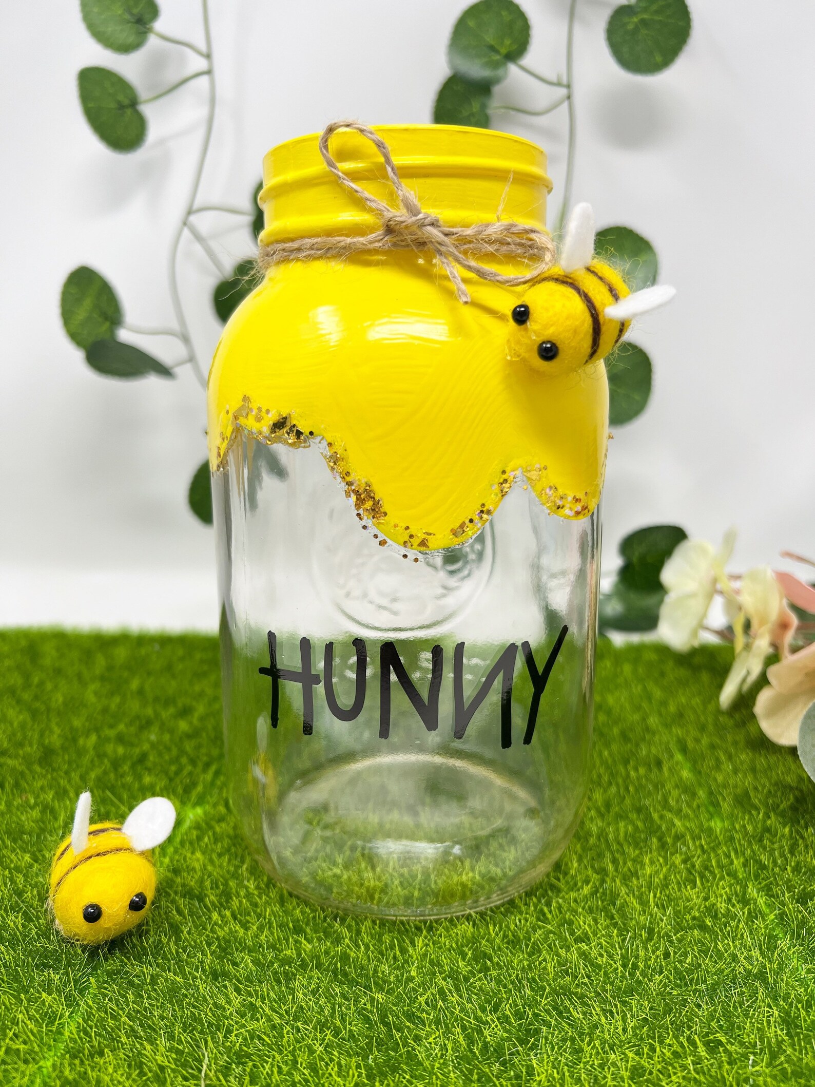 Mason Jar Hunny Pot Centerpiece , Quart Size Mason Jar , Winnie the