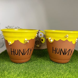 Winnie the Pooh Hunny Pots Centerpieces , Plastic Winnie the Pooh Honey Pot , Pooh Baby Shower Centerpieces, Hunny Pot Party Favors , Honey