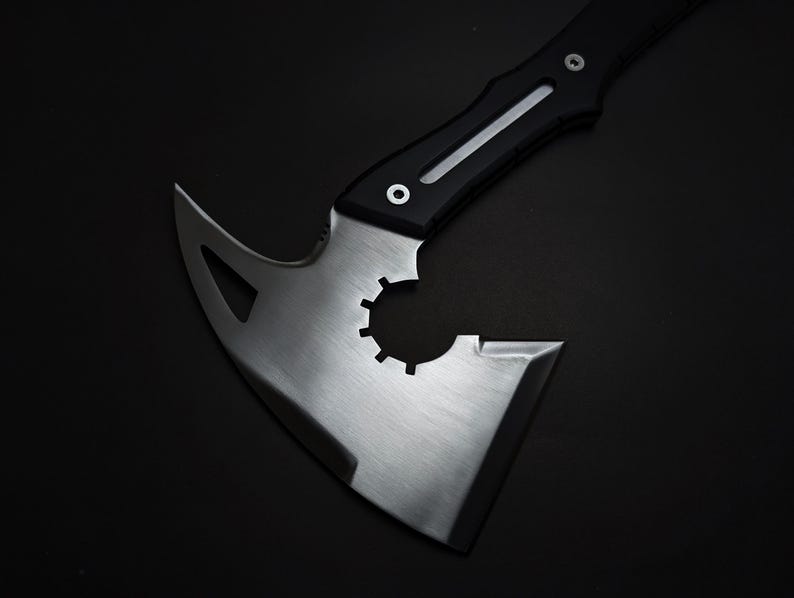 Leon Kennedy Hatchet Replica: RE9 Resident Evil Requiem Full Tang Axe image 3