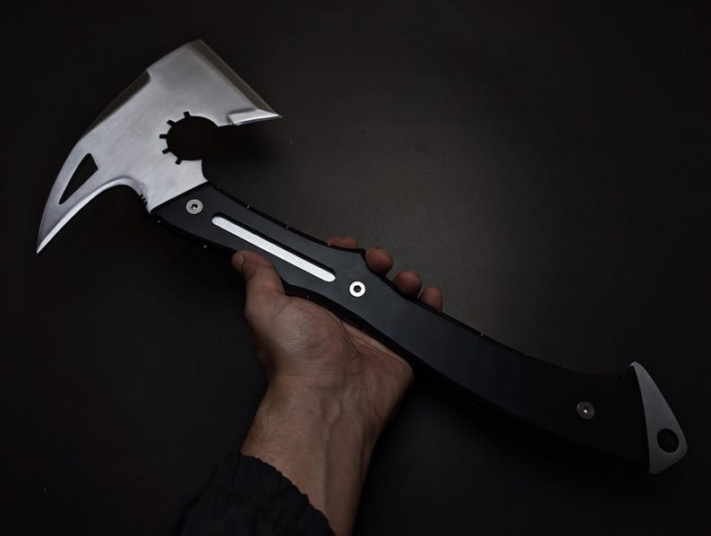 Leon Kennedy Hatchet Replica: RE9 Resident Evil Requiem Full Tang Axe image 4