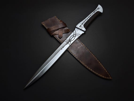 Dune Paul Atreides Crysknife: Carbon Steel Replica Knife with Leather Sheath