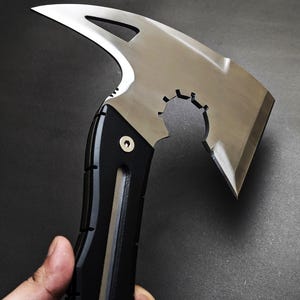 Leon Kennedy Hatchet Replica: RE9 Resident Evil Requiem Full Tang Axe image 7