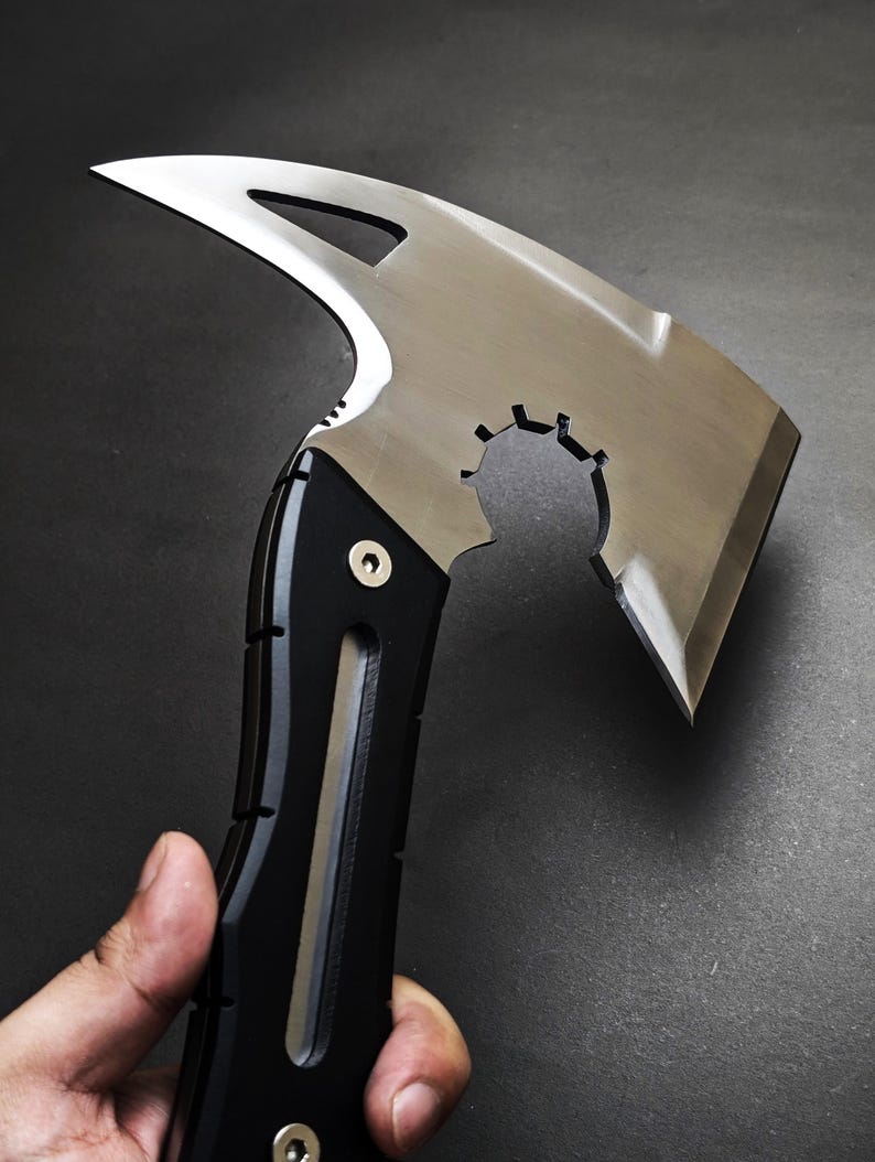Leon Kennedy Hatchet Replica: RE9 Resident Evil Requiem Full Tang Axe image 7