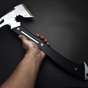 Leon Kennedy Hatchet Replica: RE9 Resident Evil Requiem Full Tang Axe image 6