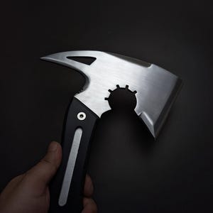 Leon Kennedy Hatchet Replica: RE9 Resident Evil Requiem Full Tang Axe image 5