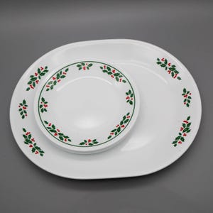 Corning Ware Corelle Winter Holly Christmas Dessert Plates (4) & Serving Platter