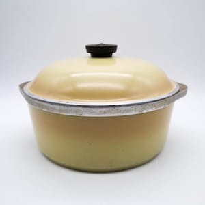 Batterie de cuisine Club vintage en aluminium, faitout avec couvercle, or jaune 4 pte | MCM | Chalet | Ferme | Pays | Côtière