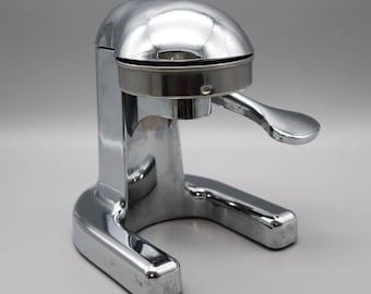 Vintage Metrokane Manual Countertop Citrus Lemon Juicer Reamer Chrome | MCM | Mod | Retro