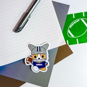 Football Cowboys Niedliche Kawaii Corgis Cookie Vinyl Diecut Aufkleber mit holografischer Option