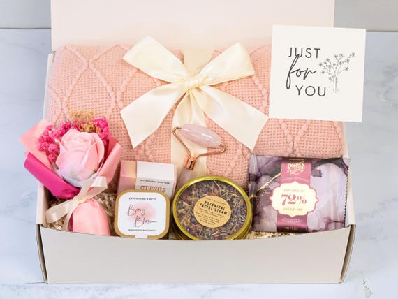 Birthday Gift Box, self care women, spa gift box, care package for her, hug in a box, congratulations gift, thank you gift for friend