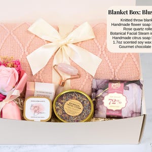 Caja de regalo para el Día Internacional de la Mujer, regalo corporativo, cesta de regalo feminista, regalo para el Día de la Mujer, paquete para mujer, regalo de empresa Blanket: Blush Edit