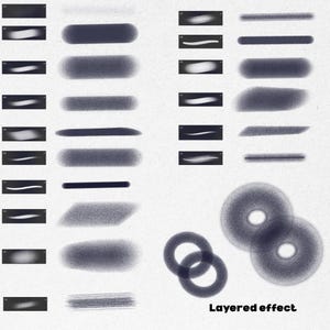 Pu&ograve; includere: Pennelli per arte digitale in varie forme e dimensioni, visualizzati su sfondo bianco. I pennelli variano da linee sottili a tratti ampi, con un effetto a strati in basso. L'immagine mostra una variet&agrave; di strumenti per l'arte digitale.