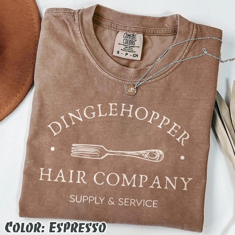 Vintage Dinglehopper Hair Company Comfort Colors-skjorta, Lilla sjöjungfrun inspirerad skjorta, Ariel-skjorta, Disney prinsessskjorta, Disneyworld-skjorta Espresso